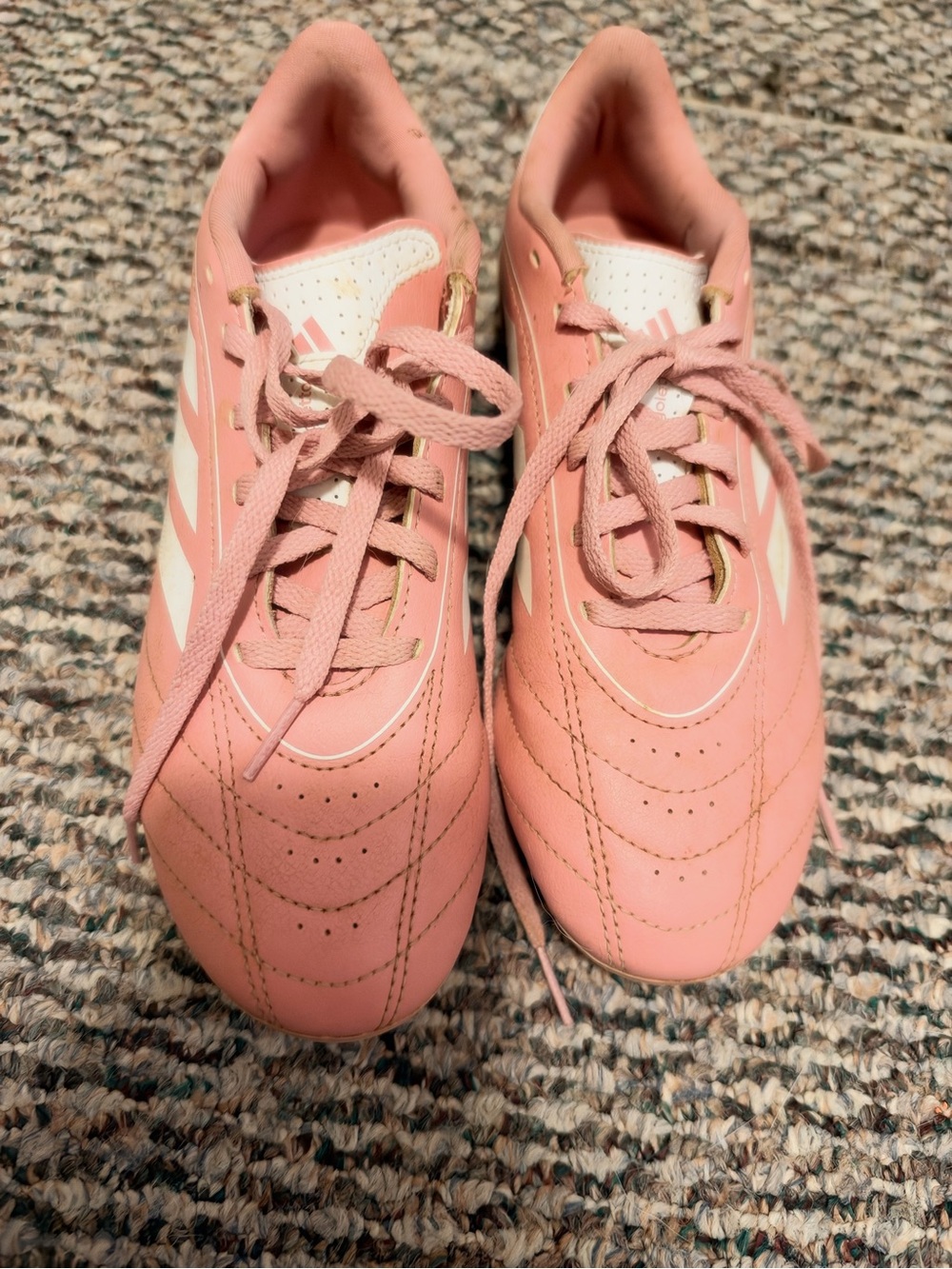Adidas women’s sz 8 soccer cleats
